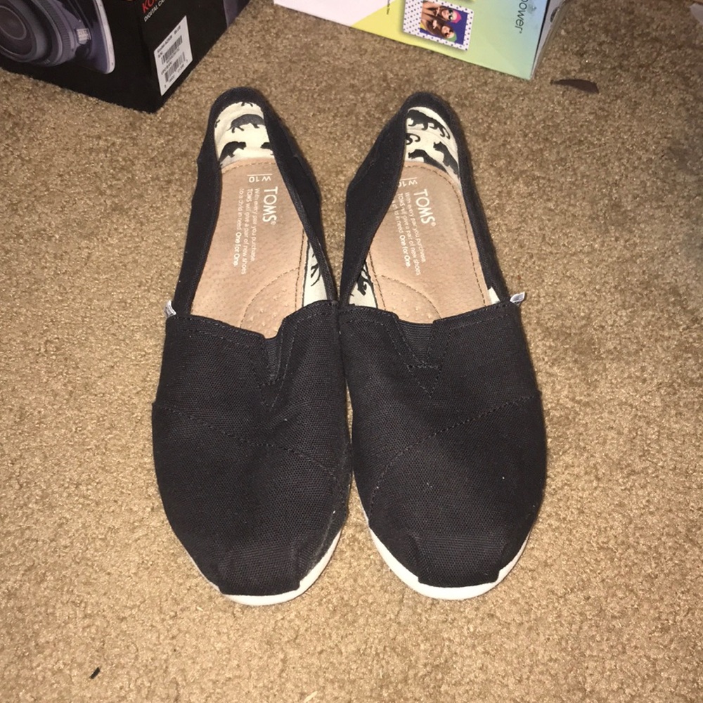 Toms